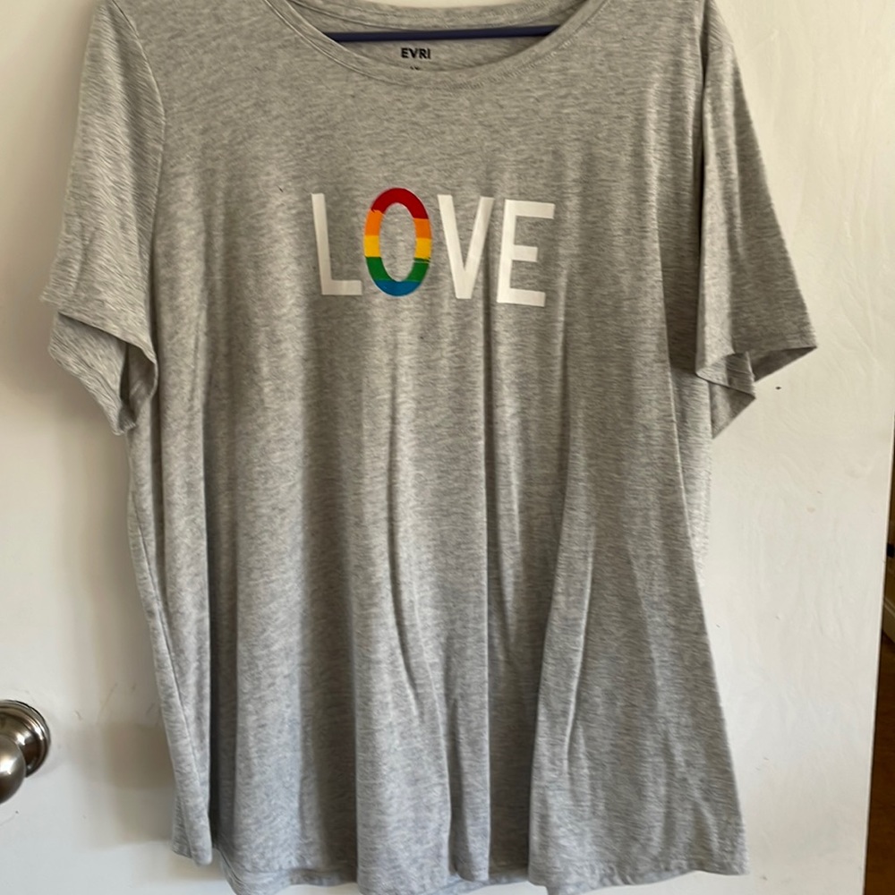 Love t-shirt